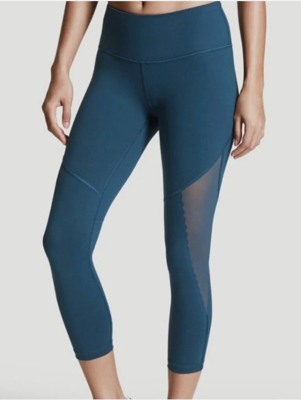 Victoria's Secret-Victoria Sport Knockout Cropped Capri Leggings Teal With Mesh